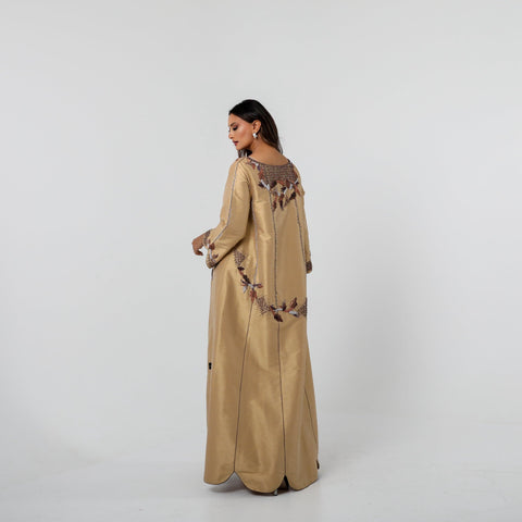 دراعة كويتية فخمة جداً - مشغولة يدوياً بالريسم والخرز واللؤلؤ | قماش شانتون إيطالي - tahaniboutique