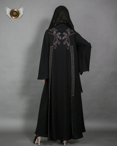 عباية مع ملفع سادة
