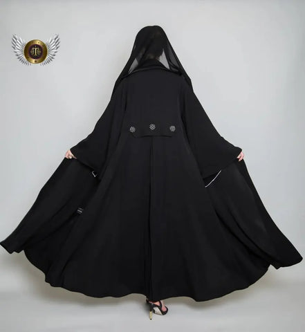 عباية عملية درز أبيض