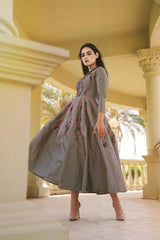 فستان سهرة شانتون فخم - تصميم يدوي مع قصات وبريم - tahaniboutique