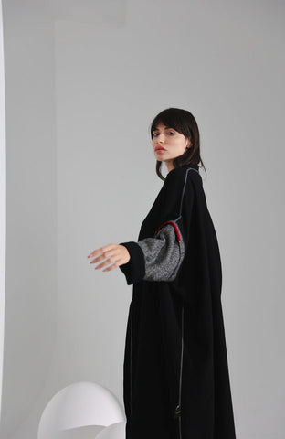 عباية عملية من كريب ياباني مع تفاصيل أنيقة - tahaniboutique