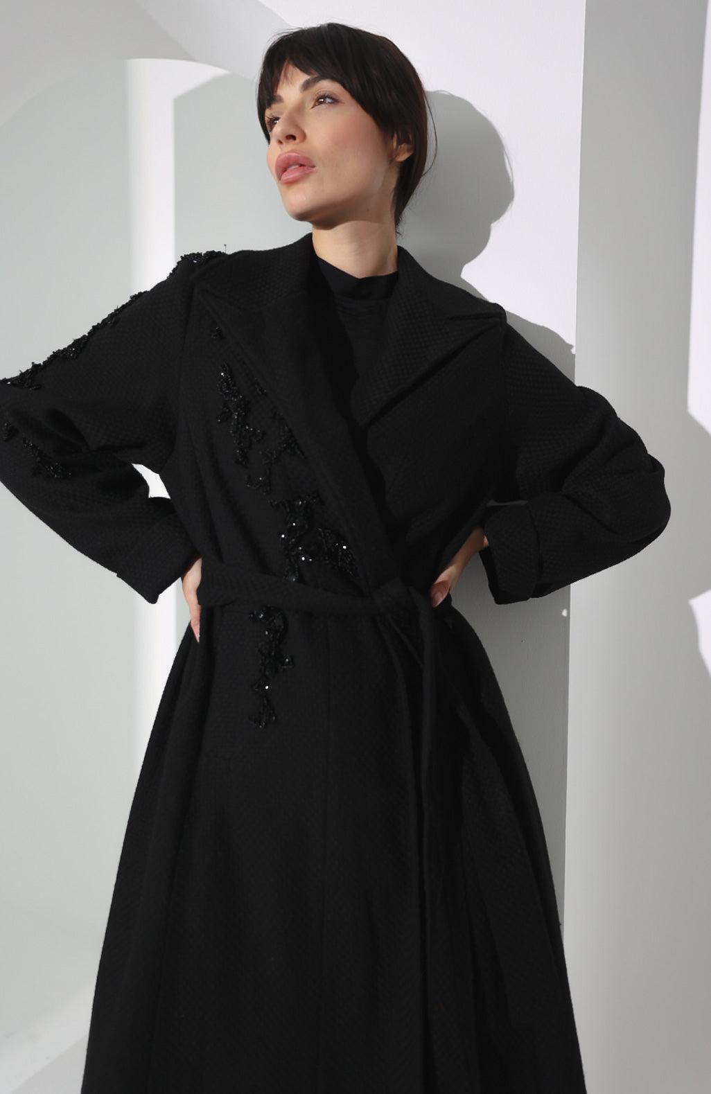 جاكيت صوف ناعم أسود اللون - tahaniboutique
