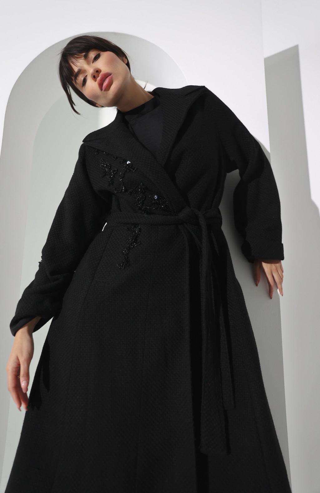 جاكيت صوف ناعم أسود اللون - tahaniboutique