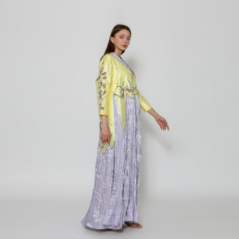 دراعة فخمة بقصة رائعة - شغل يدوي ودمج جاكار كرستال راقي مع جازار بليسيه - tahaniboutique