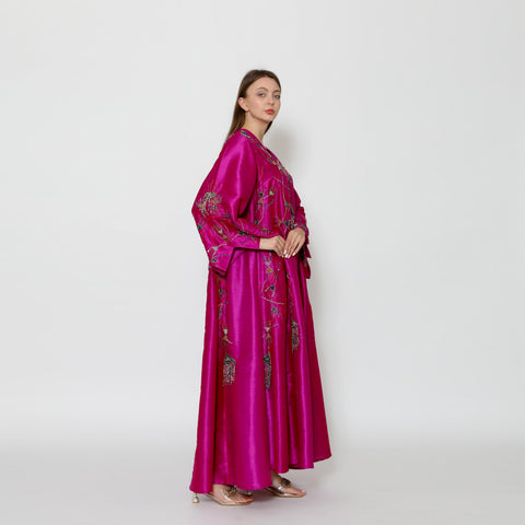 دراعة فاخرة مبطنة قبة دائرية وأكمام كلوش - مشغولة يدوياً - tahaniboutique