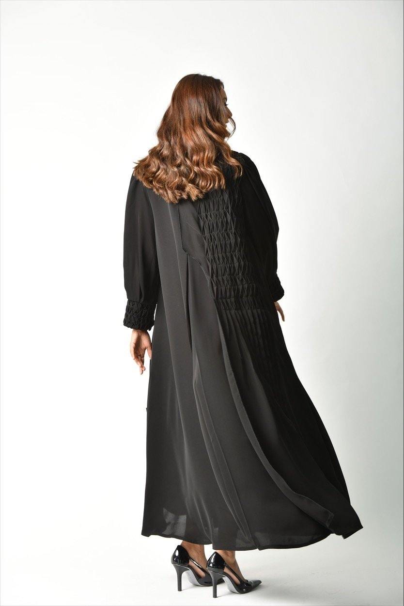 عباية سوداء بكسرات طولية من تهاني بوتيك - tahaniboutique