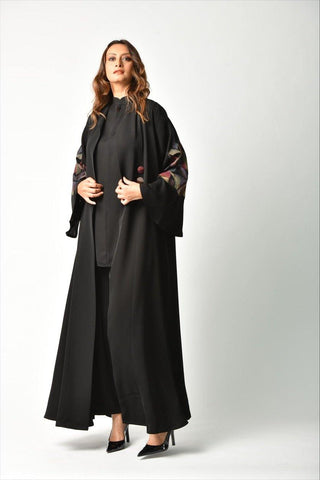 عباية بليزر بتطريز ملون من تهاني بوتيك - tahaniboutique