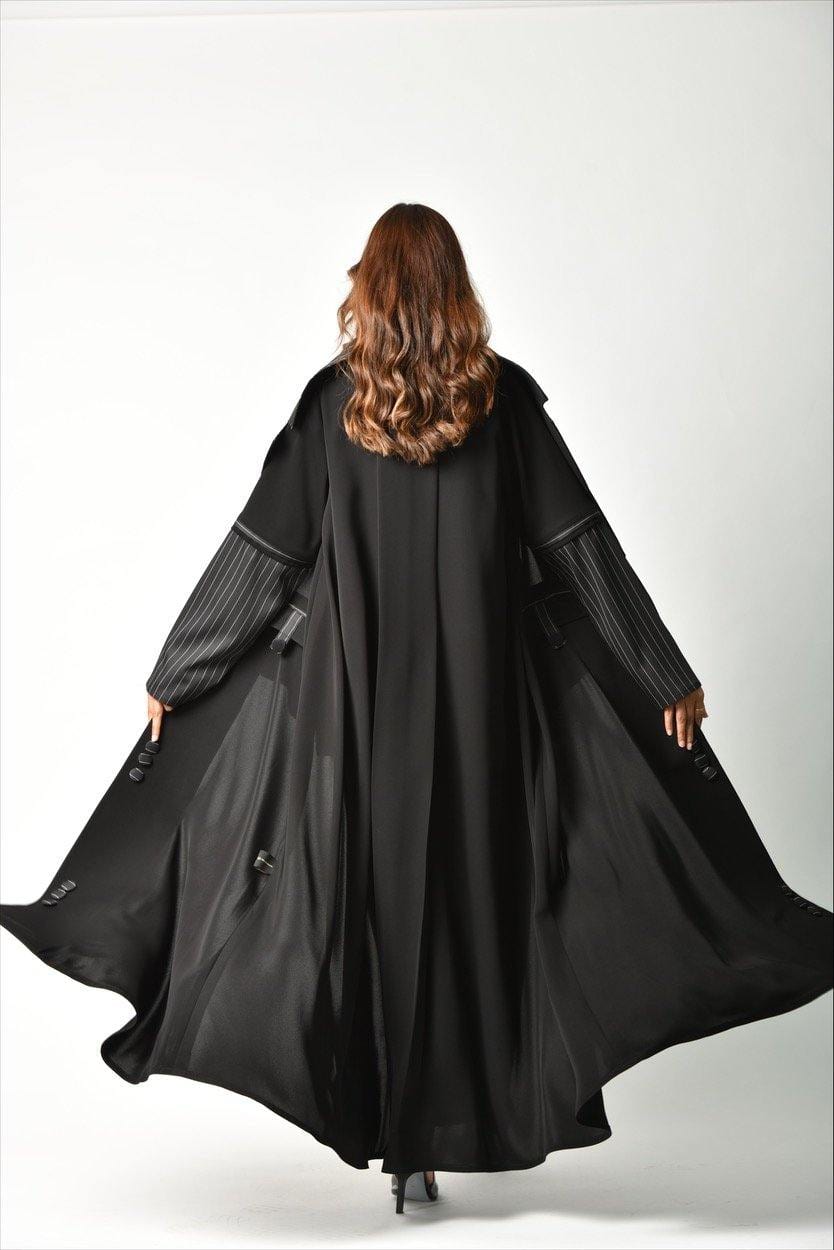 عباية بليزر بتقليم أمامي من تهاني بوتيك - tahaniboutique