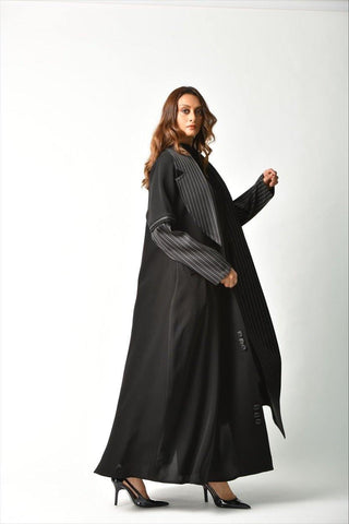 عباية بليزر بتقليم أمامي من تهاني بوتيك - tahaniboutique