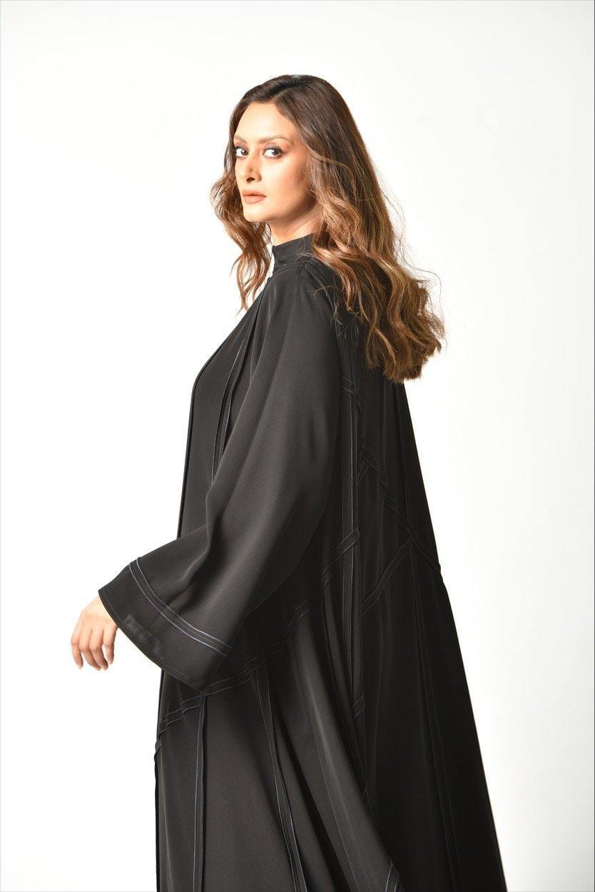 عباية بريم كحلي بقصات عملية من تهاني بوتيك - tahaniboutique