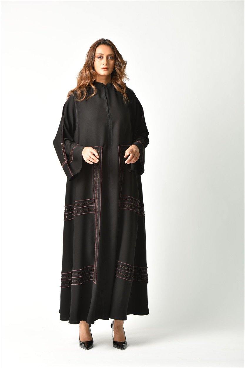 عباية سوداء مع بريم عنابي - tahaniboutique