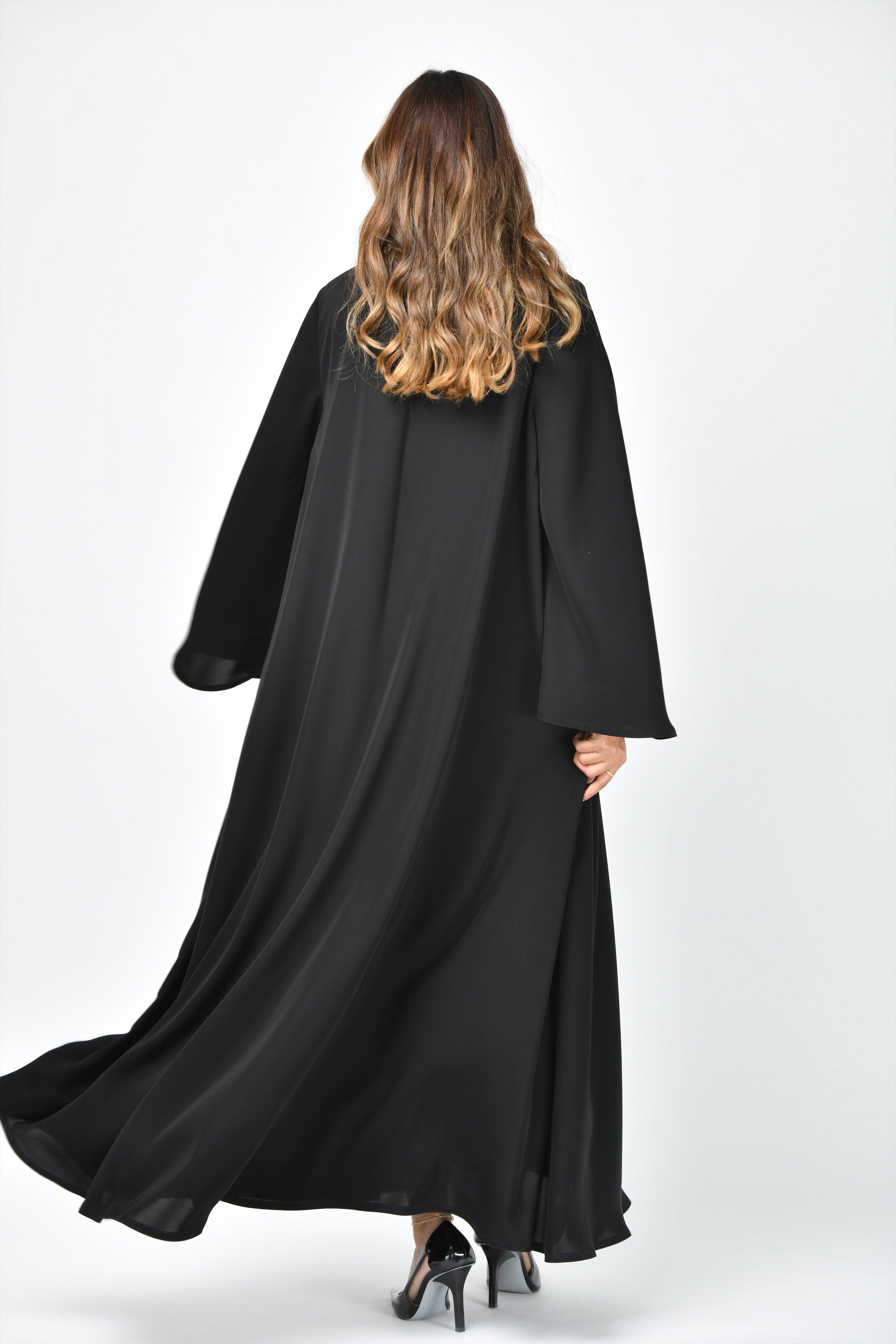 عباية سادة دبل كلوش بكسرات كلاسيكية من تهاني بوتيك - tahaniboutique