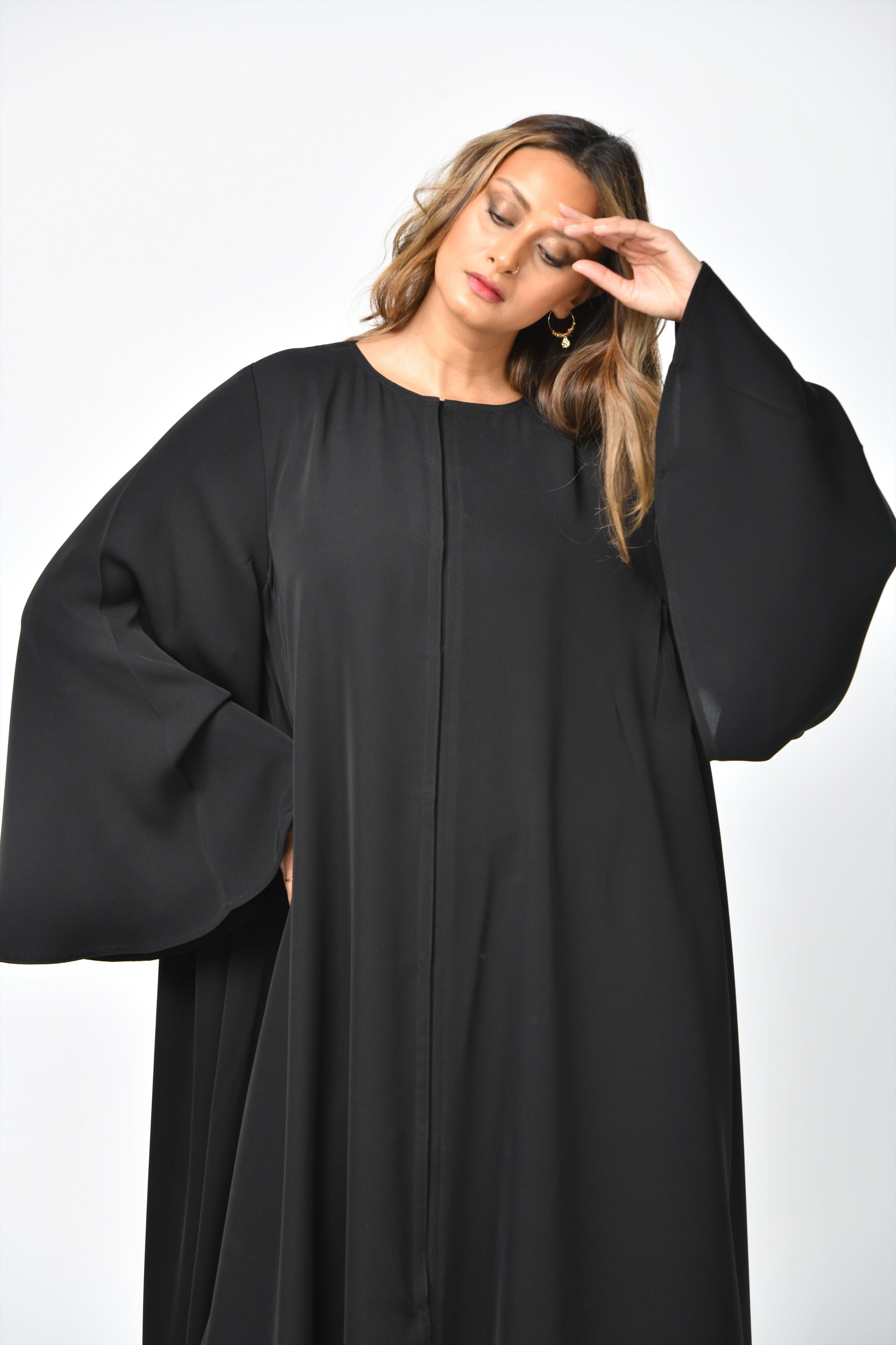 عباية سادة دبل كلوش بكسرات كلاسيكية من تهاني بوتيك - tahaniboutique