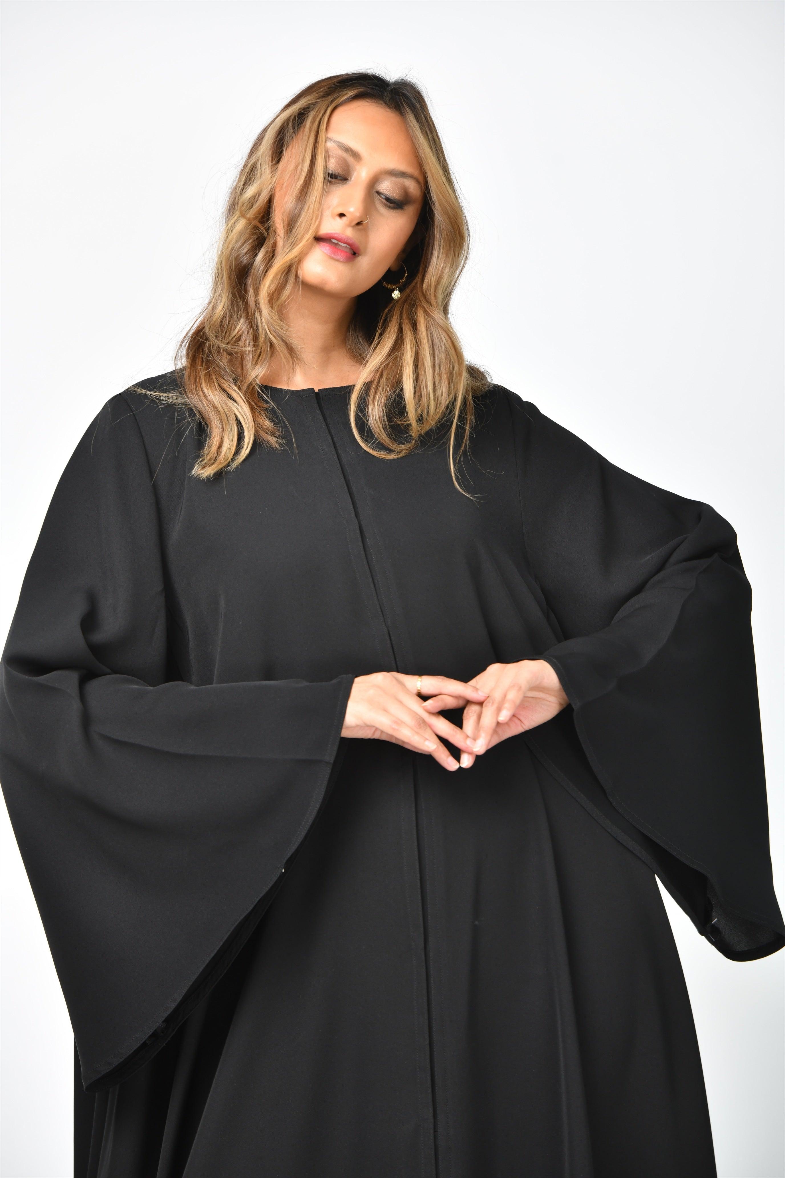 عباية سادة دبل كلوش بكسرات كلاسيكية من تهاني بوتيك - tahaniboutique
