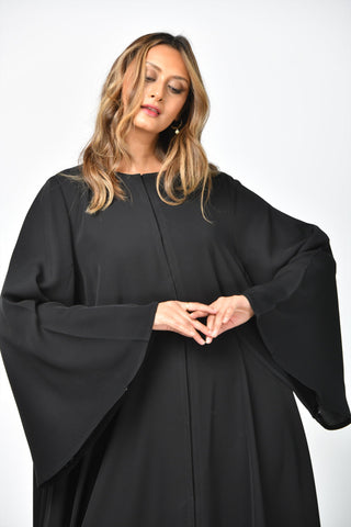 عباية سادة دبل كلوش بكسرات كلاسيكية من تهاني بوتيك - tahaniboutique