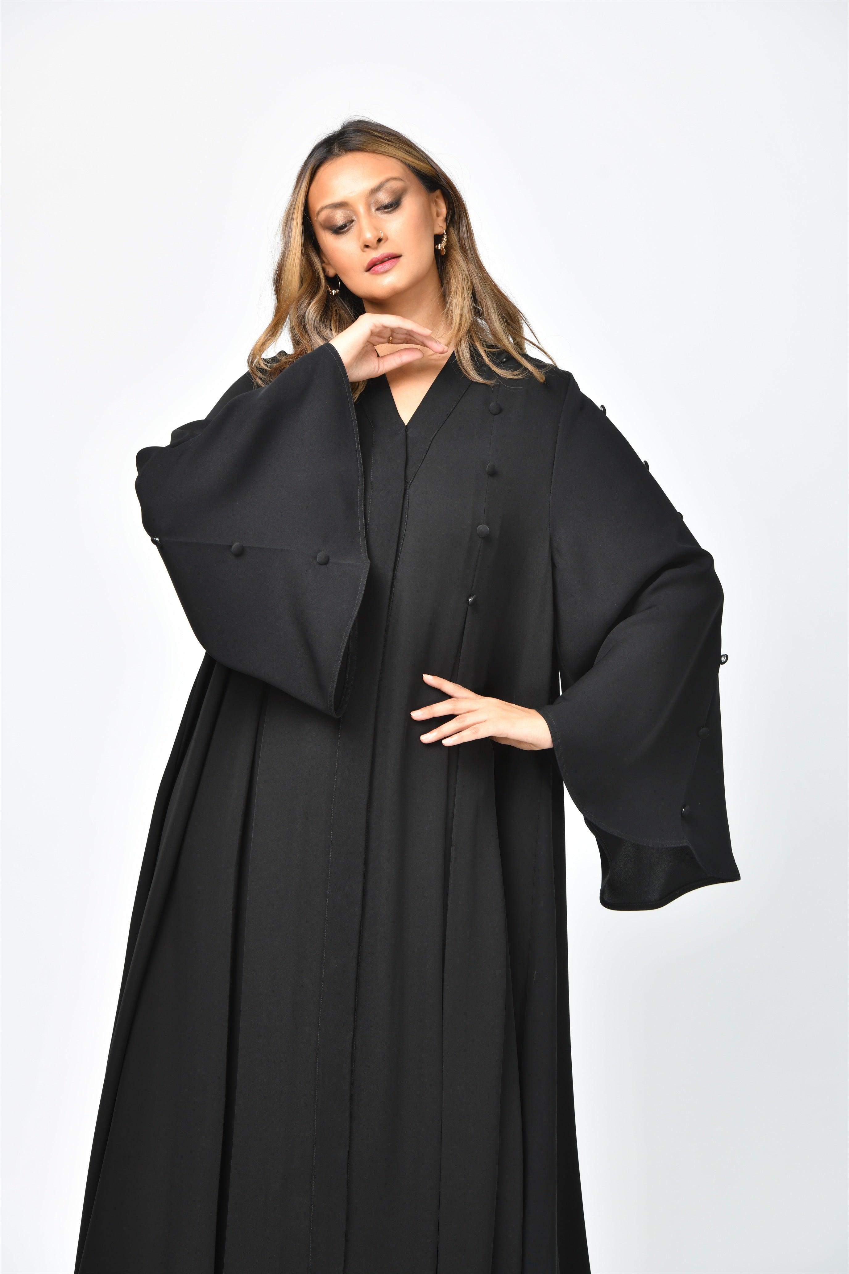 عباية سادة كريب تربل كلوش بتصميم أنيق - tahaniboutique