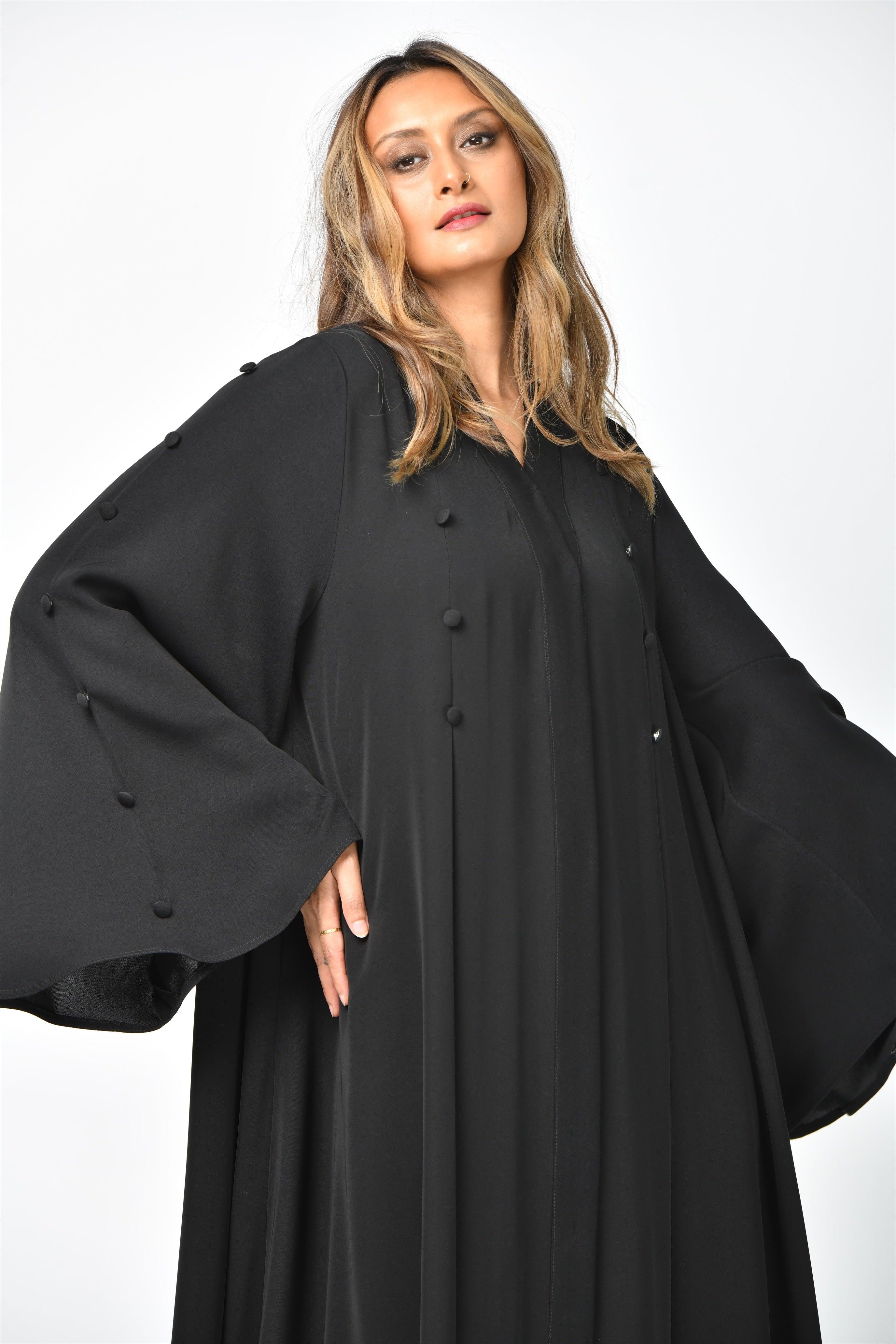 عباية سادة كريب تربل كلوش بتصميم أنيق - tahaniboutique