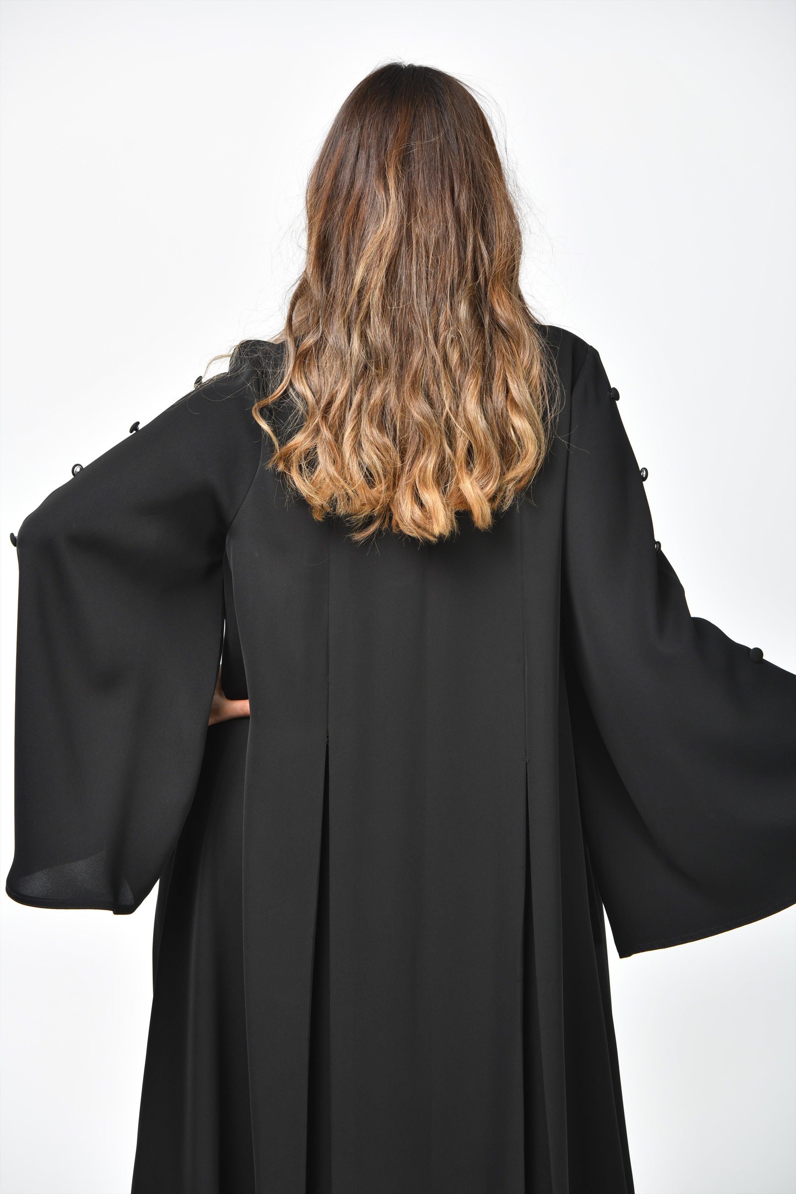 عباية سادة كريب تربل كلوش بتصميم أنيق - tahaniboutique