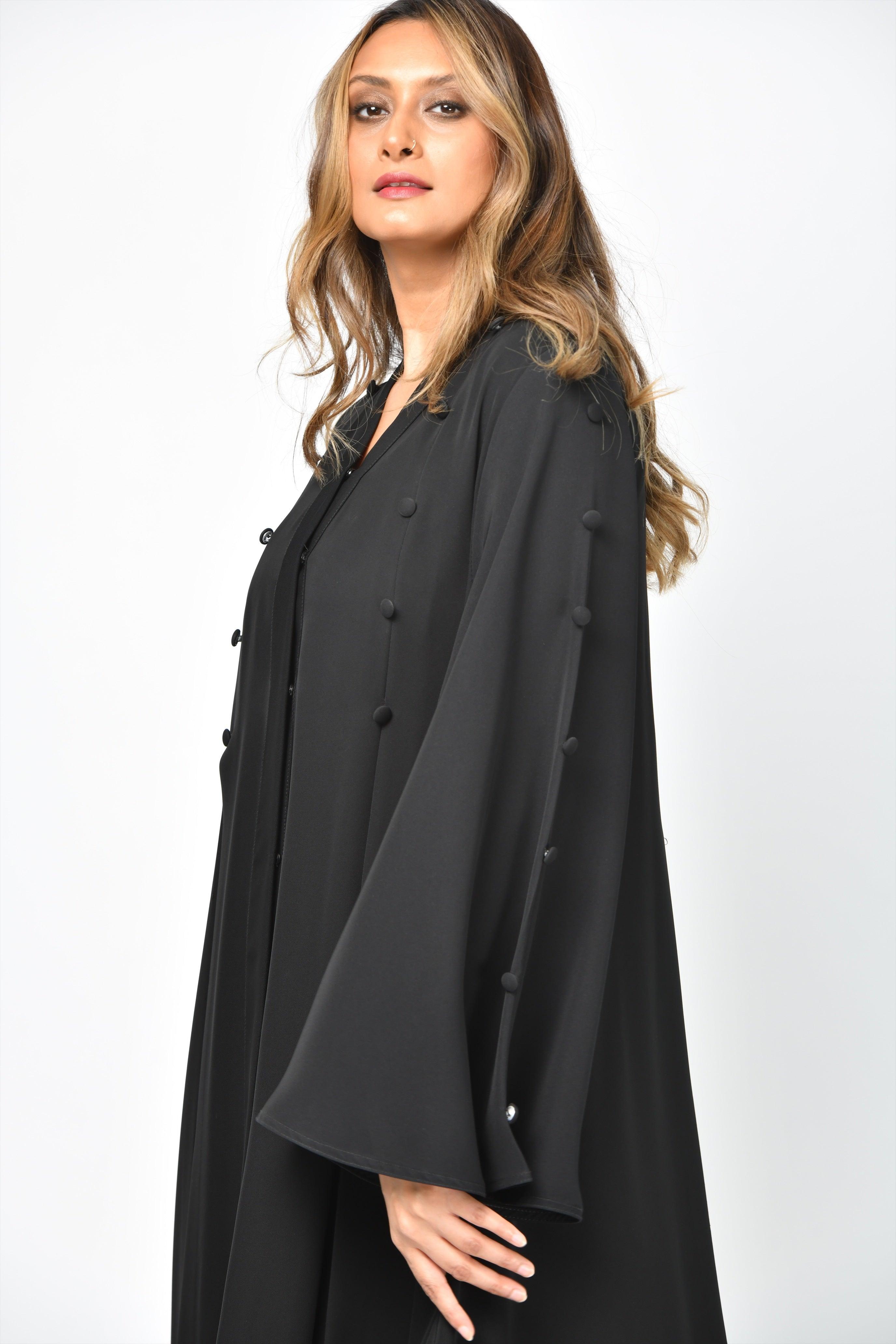 عباية سادة كريب تربل كلوش بتصميم أنيق - tahaniboutique