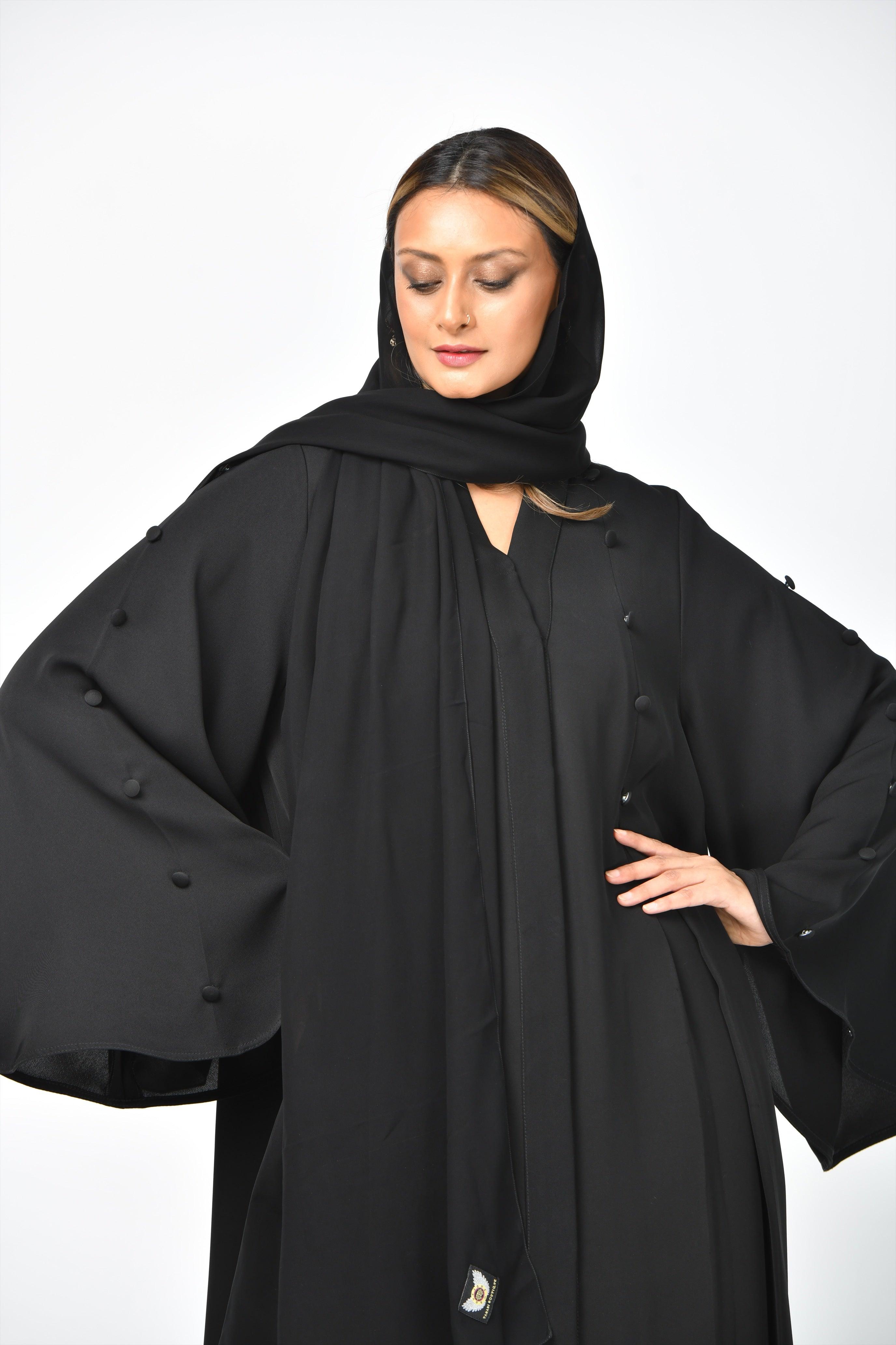 عباية سادة كريب تربل كلوش بتصميم أنيق - tahaniboutique