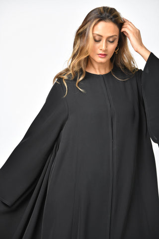 عباية دبل كلوش سادة بقصات طولية من تهاني بوتيك - tahaniboutique