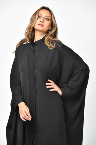 عباية سوداء سادة بقصة قطرية من تهاني بوتيك - tahaniboutique