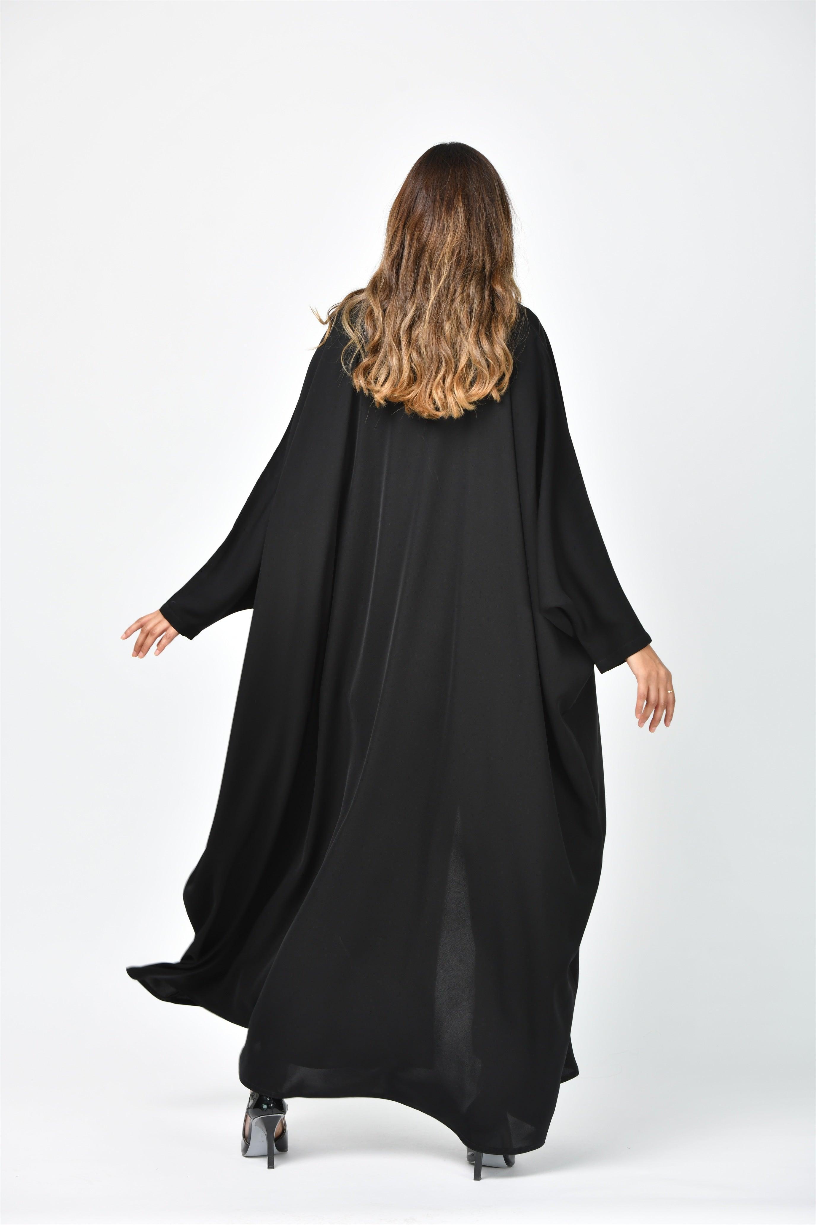 عباية سوداء سادة بقصة قطرية من تهاني بوتيك - tahaniboutique