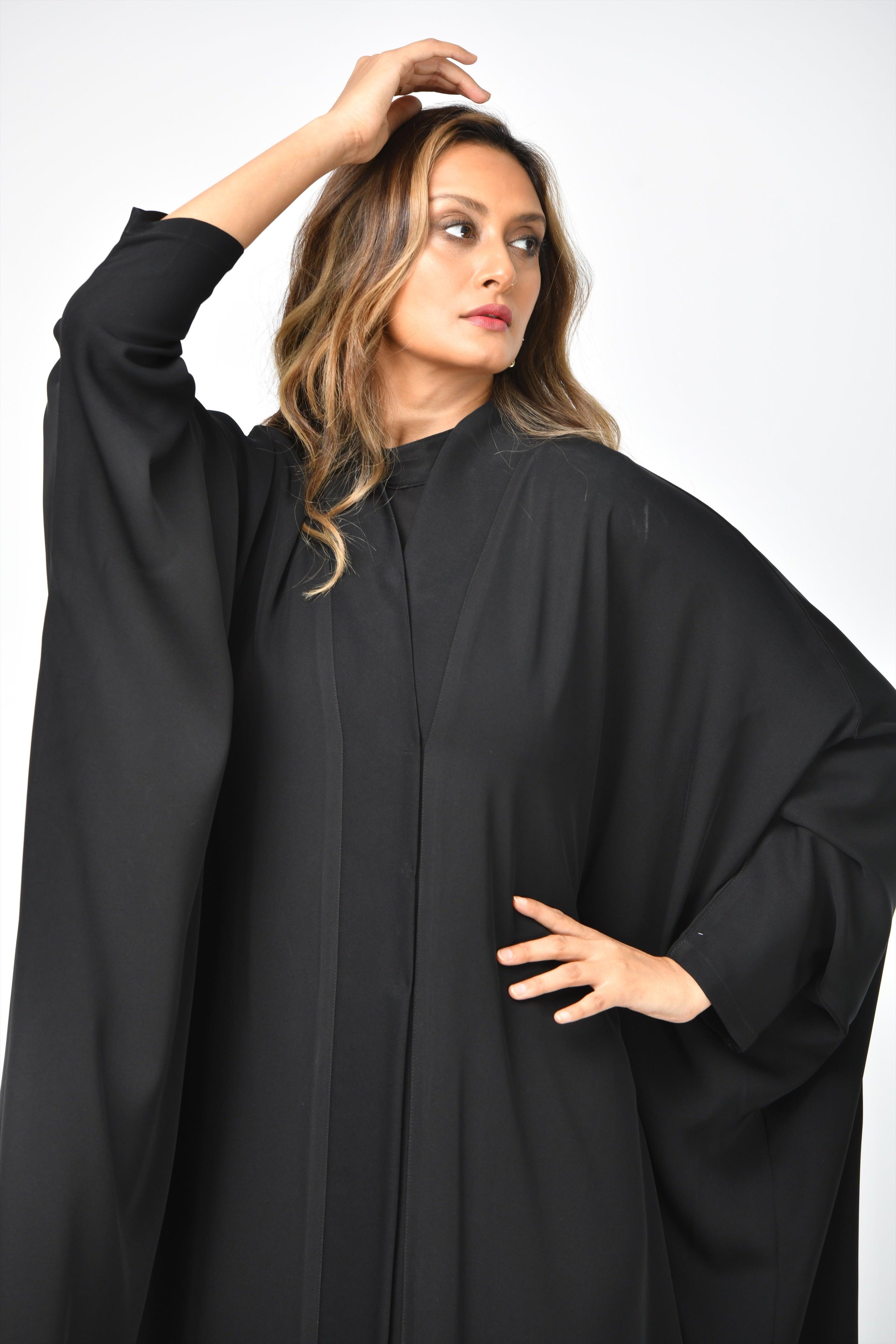عباية سوداء سادة بقصة قطرية من تهاني بوتيك - tahaniboutique