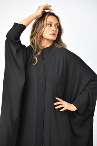 عباية سوداء سادة بقصة قطرية من تهاني بوتيك - tahaniboutique