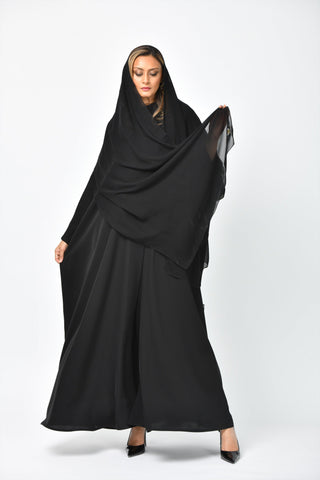 عباية سوداء سادة بقصة قطرية من تهاني بوتيك - tahaniboutique