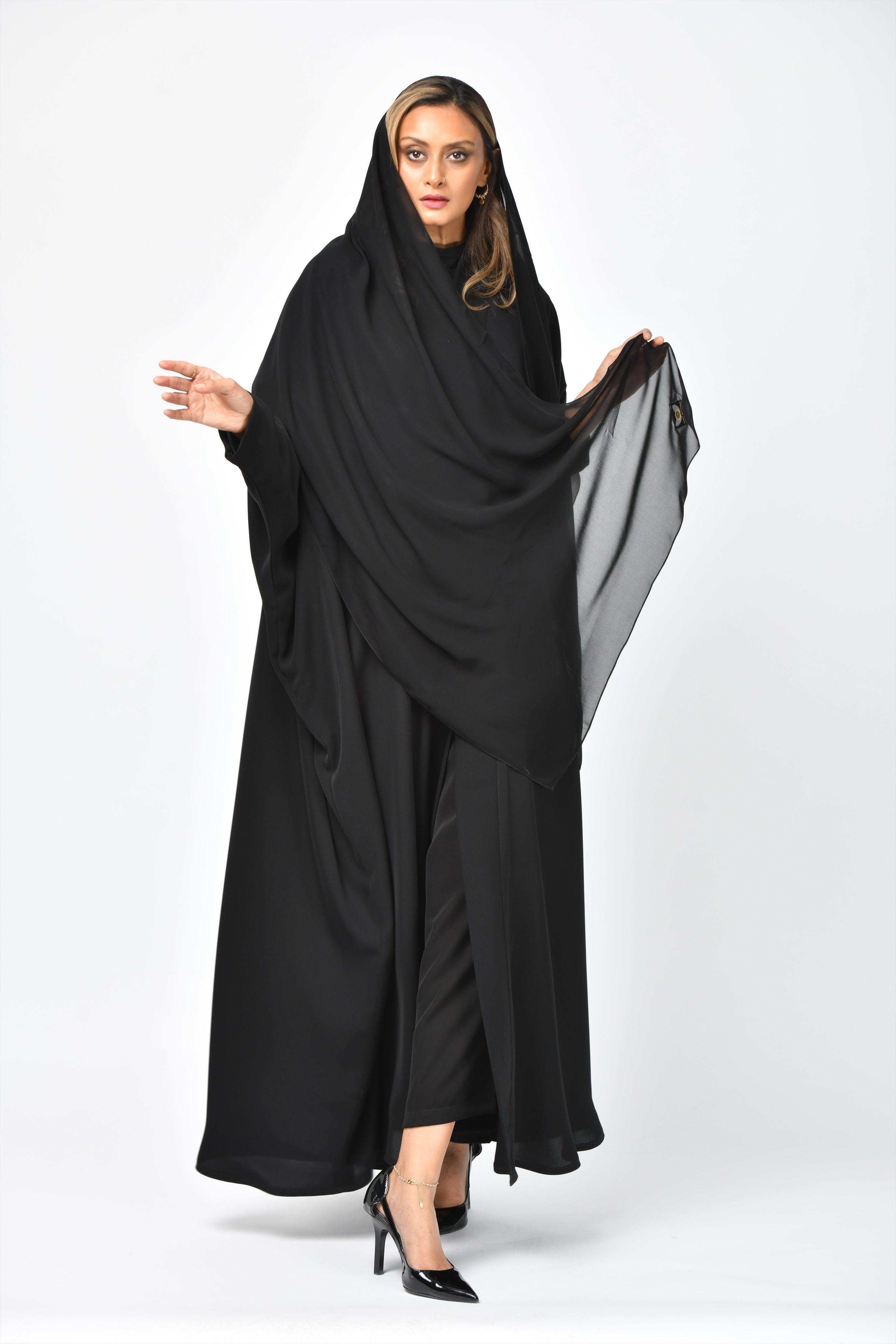 عباية سوداء سادة بقصة قطرية من تهاني بوتيك - tahaniboutique