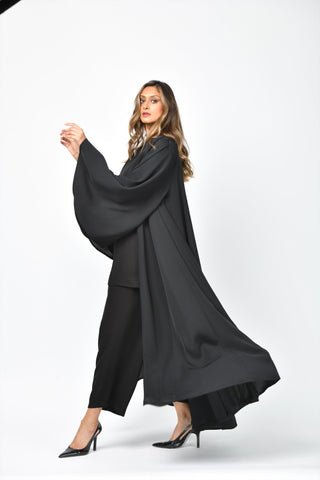 عباية تربل كلوش سادة مفتوحة بالكامل من تهاني بوتيك - tahaniboutique