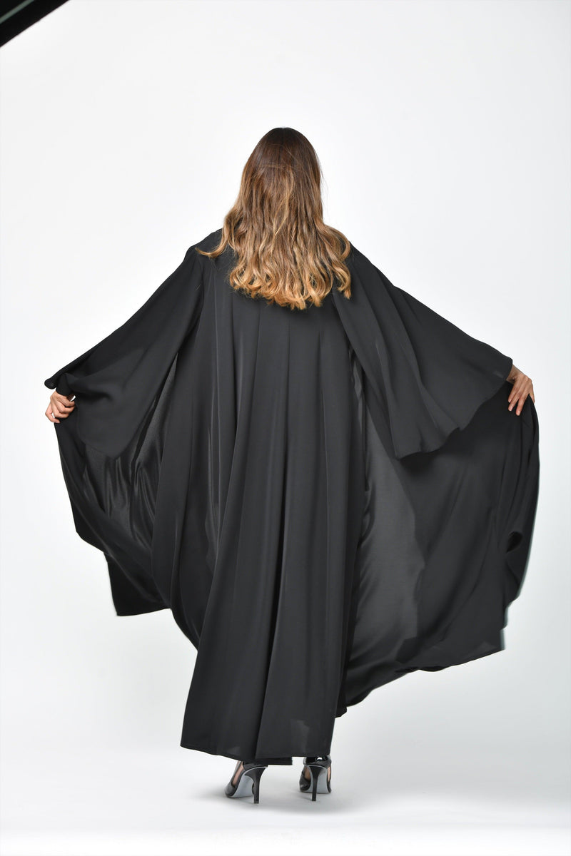 عباية تربل كلوش سادة مفتوحة بالكامل من تهاني بوتيك - tahaniboutique