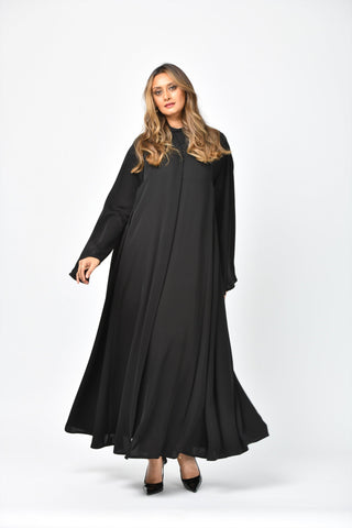 عباية تربل كلوش سادة مع قصات وكسرات من تهاني بوتيك - tahaniboutique