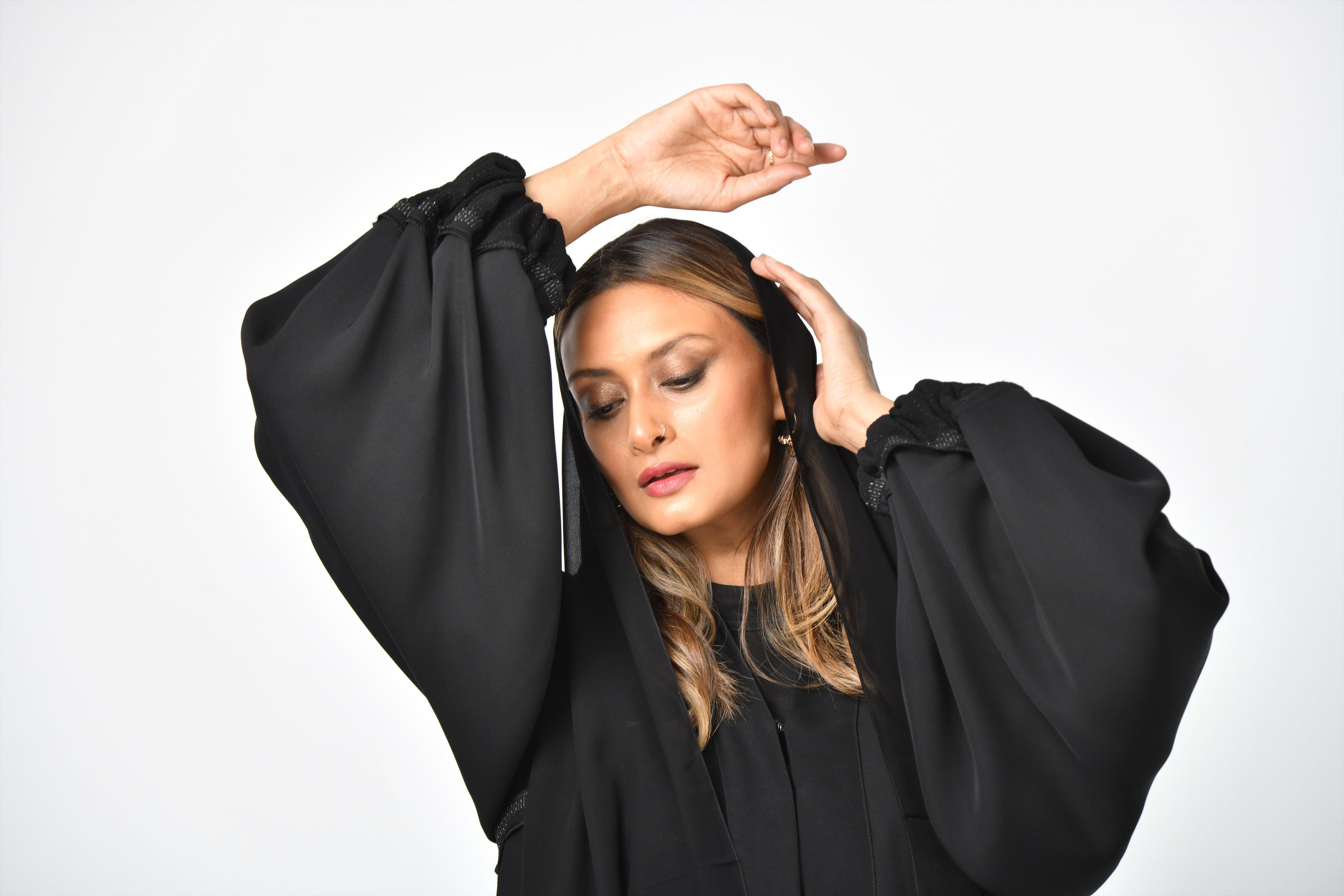 عباية تربل كلوش سادة من تهاني بوتيك - tahaniboutique