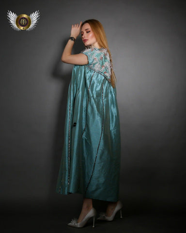 فستان فخم من شانتون - تصميم يدوي مع قصات مميزة - tahaniboutique