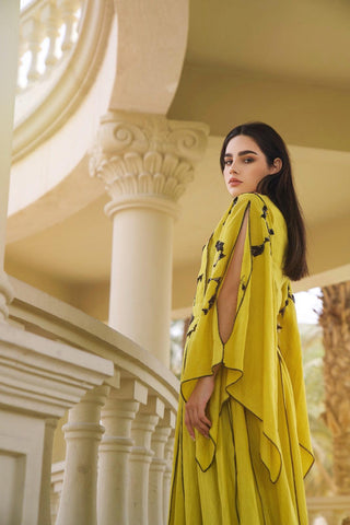 فستان سهرة فخم جدا مناسب للعرائس والمناسبات مشغول يدويا - tahaniboutique