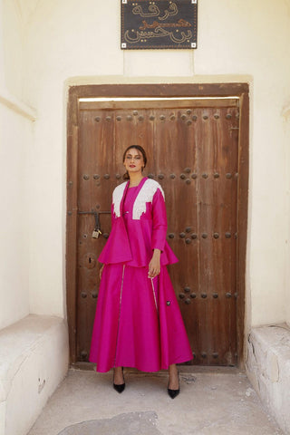 فستان سهرة راقي بجاكيت مشكوك باللؤلؤ - شانتون - tahaniboutique