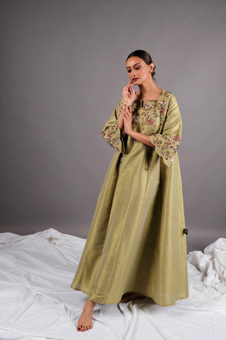 دراعة مناسبات فخمة مشغولة يدوياً بالكامل | قماش شانتون - tahaniboutique